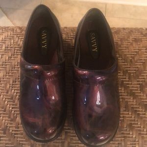 Savvy Nursing Shoes, Size 8. Slip resistant